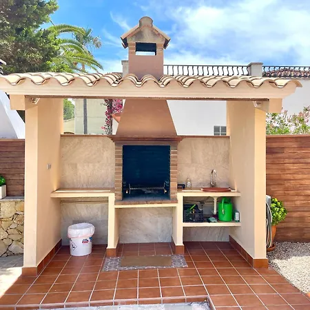 Caleta Villa *